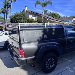 A.R.E. Contractor truck shell / cap