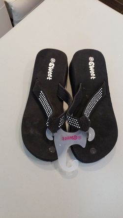 women's black wedge flip-flops