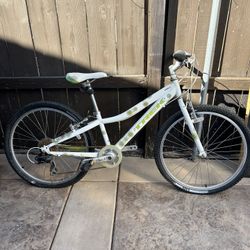 Trek MT200