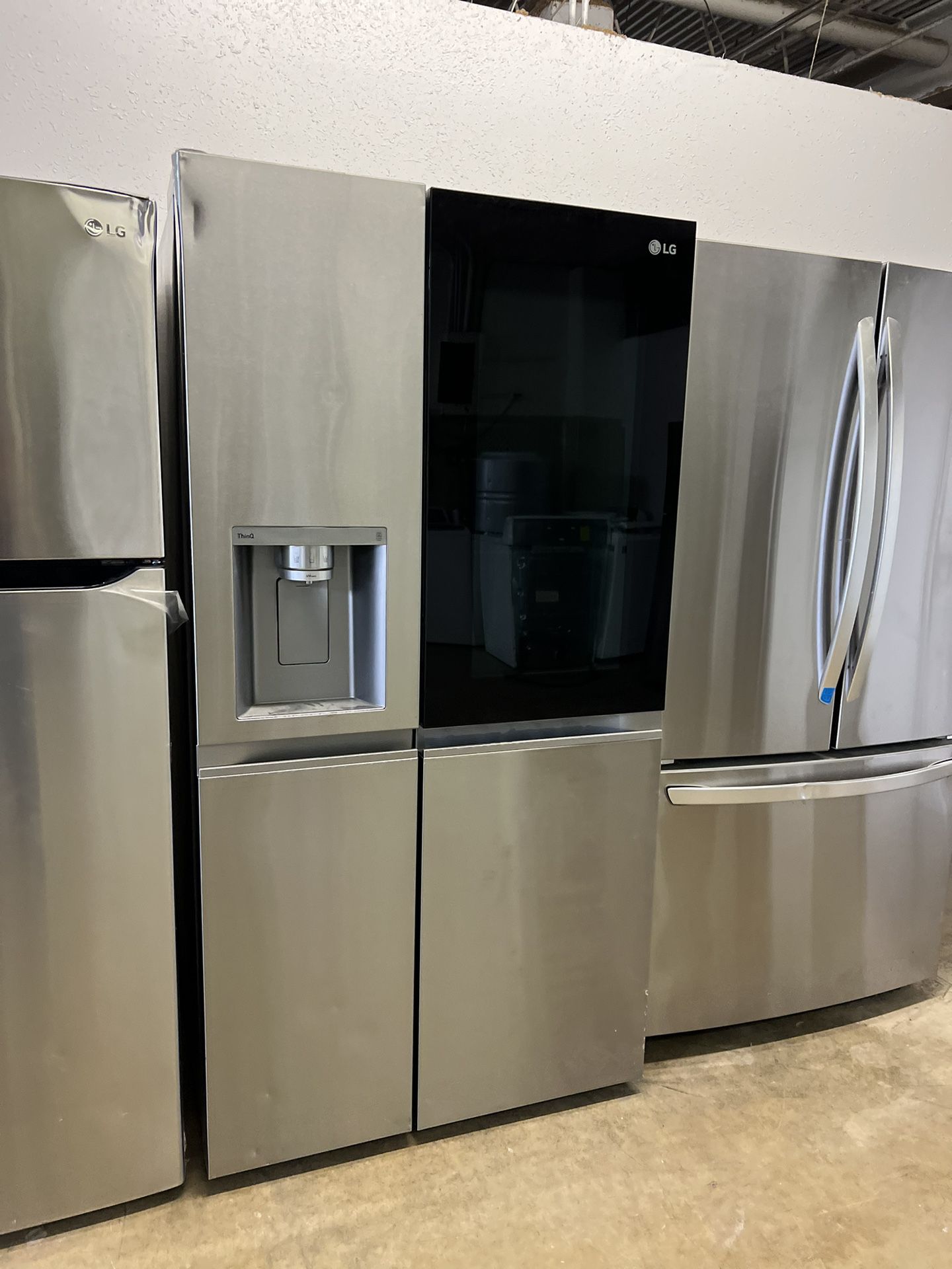 SIDE BY SIDE INSTA VIEW LG REFRIGERATOR 