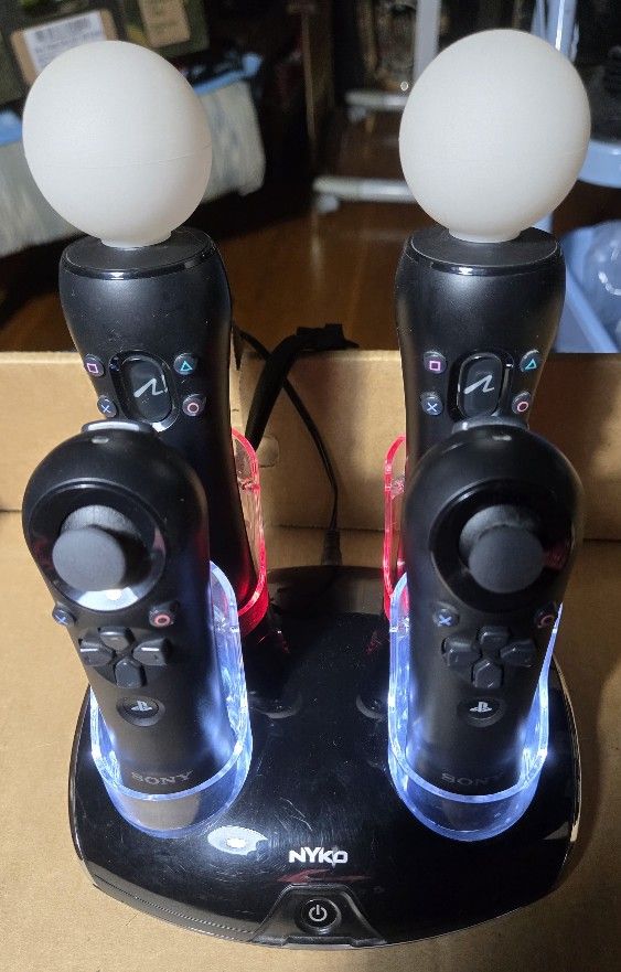 Sony PlayStation Move Controllers with Nyko Charger