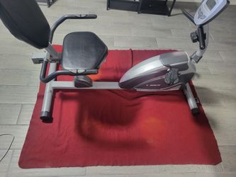 SEATED STATIONARY BIKE EXCELLENT CONDITION  EVERYTHING WORKS AS INTENDED 
11525 S HALSTED DUNKIN DONUTS/7111.S WESTERN WALGREENS 
80$ CASH only AS IS