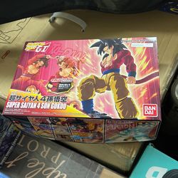 Figure-rise Standard Super Saiyan 4 Goku