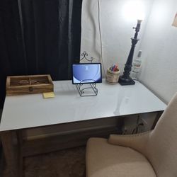 Desk With Chair