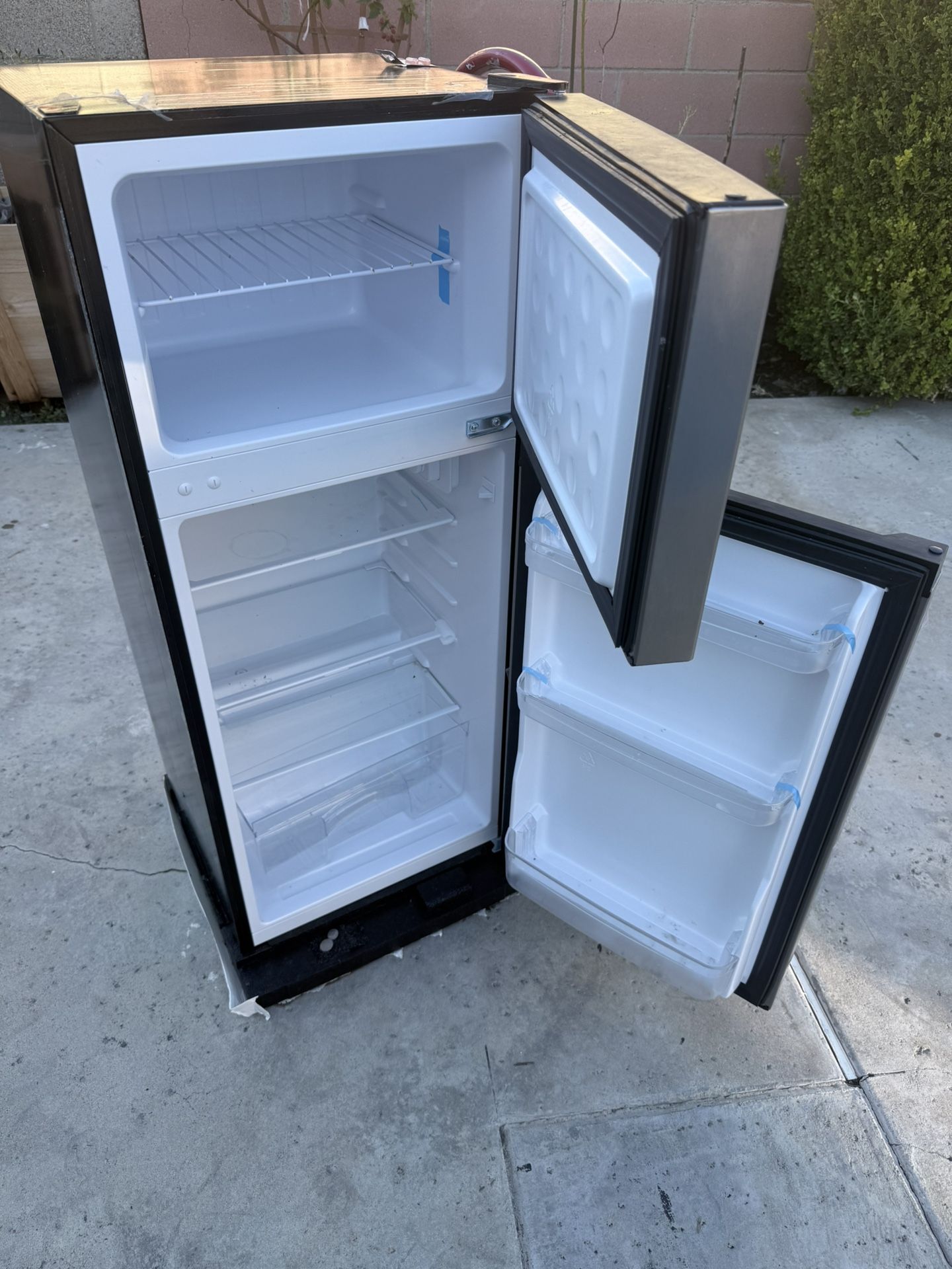 Insignia Mini Refrigerator 