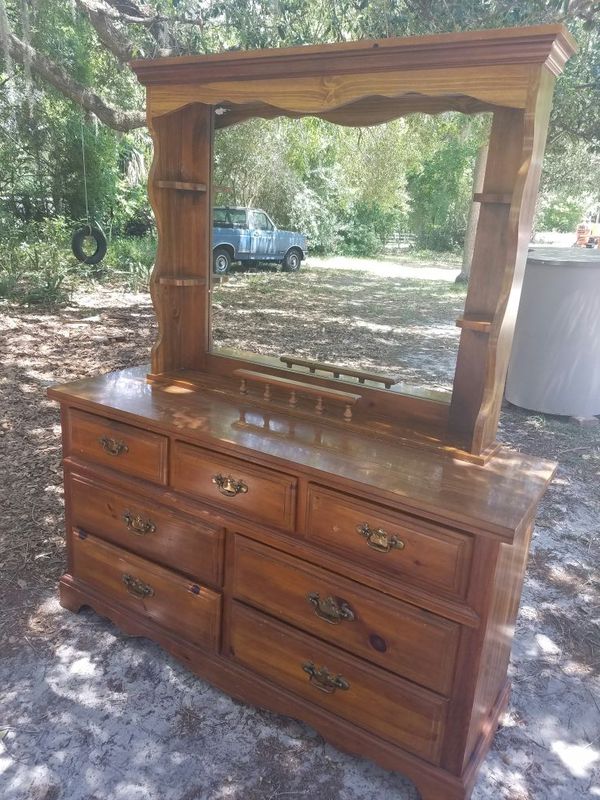 Solid Wood 7 Drawer Dresser With Mirrored Hutch Made By Broyhill