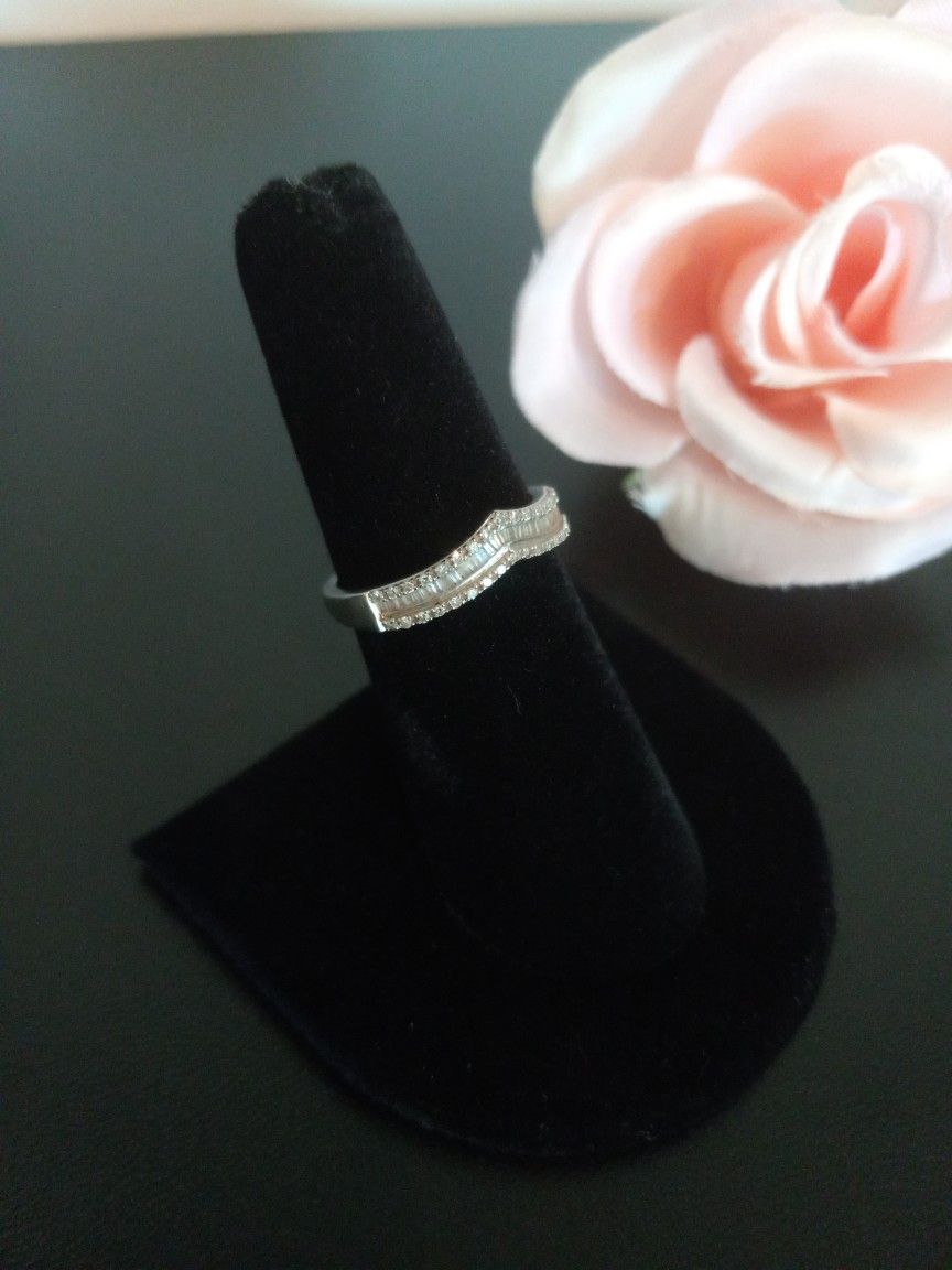 10k Diamond Wedding Band