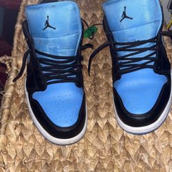 Low Top Jordans Blue / Black