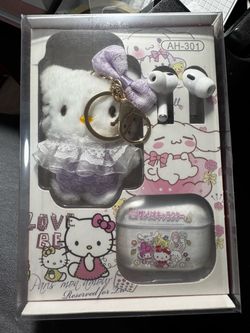 NEW Cinnamoroll/Hello Kitty Style Wireless Earbuds Gift Set + Plush Keychain – NIB