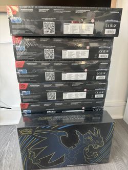 Charizard Ultra Premium Collection