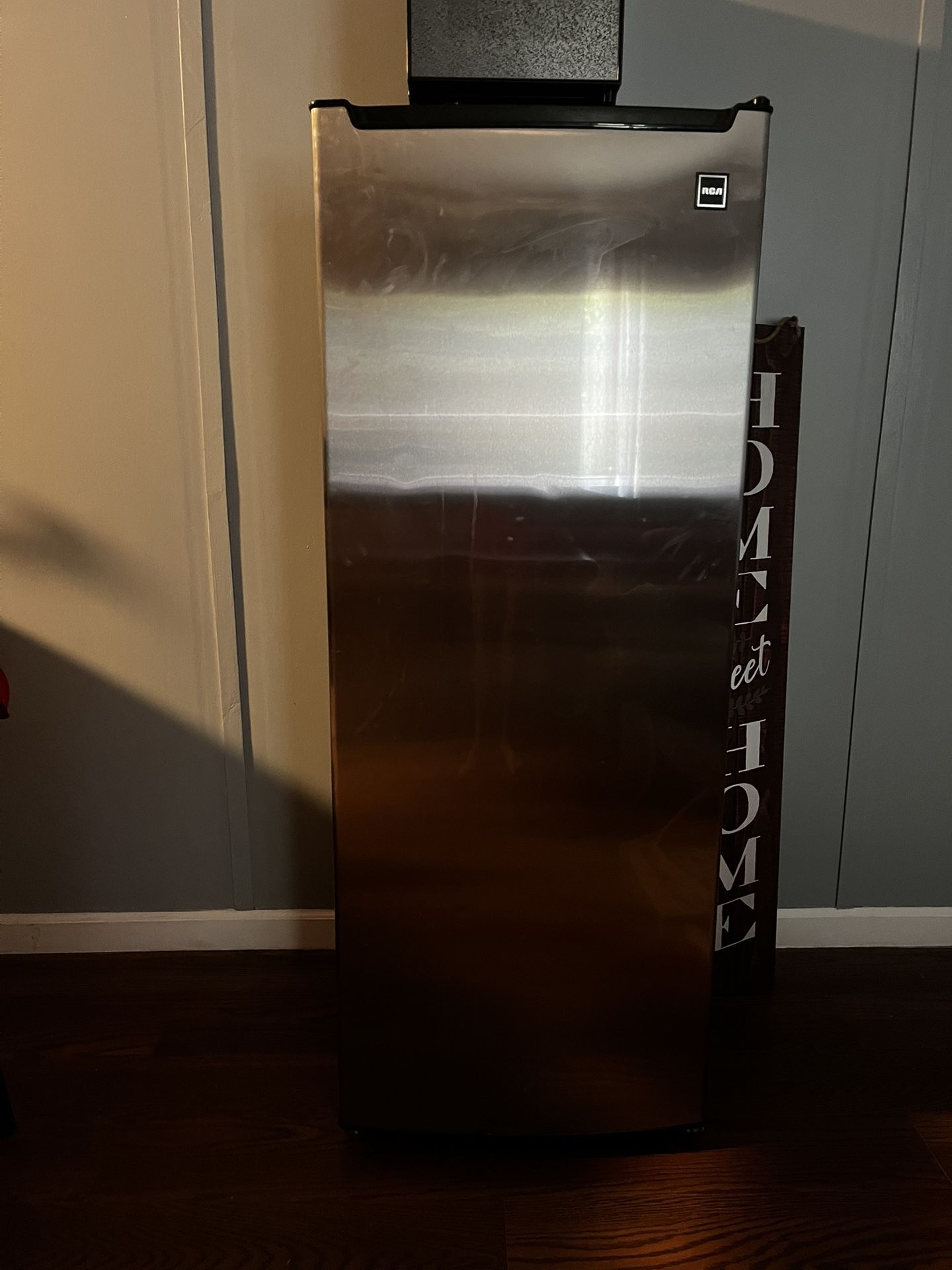 RCA Stand Up Freezer
