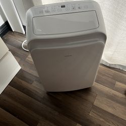 Insignia™ - 250 Sq. Ft. Portable Air Conditioner - White