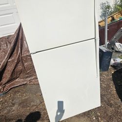 Whirlpool Fridge In excellent condition