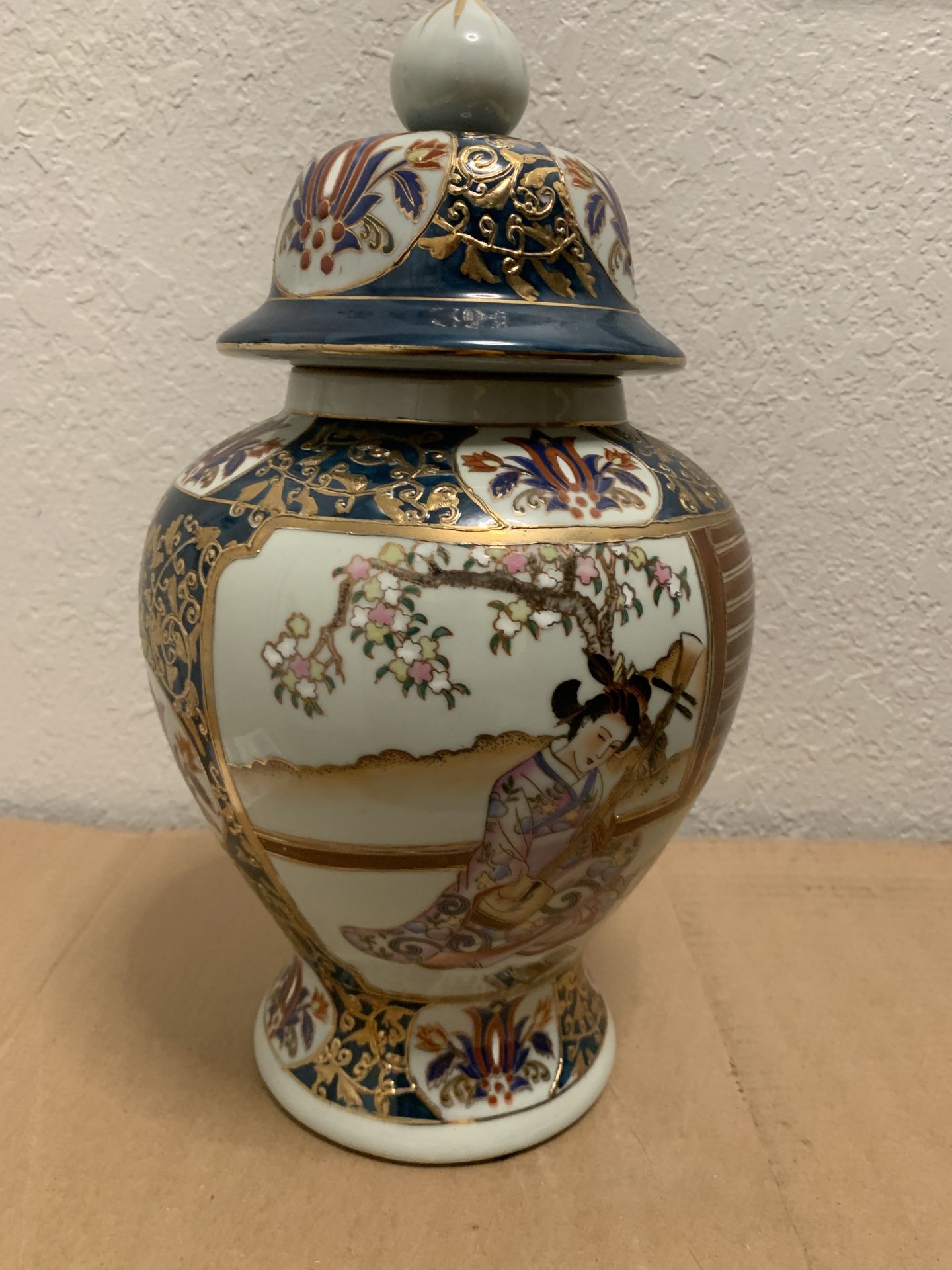 Oriental Chinese SATSUMA Porcelain Jar