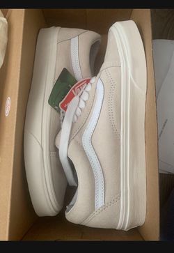 Women’s Vans Size 8