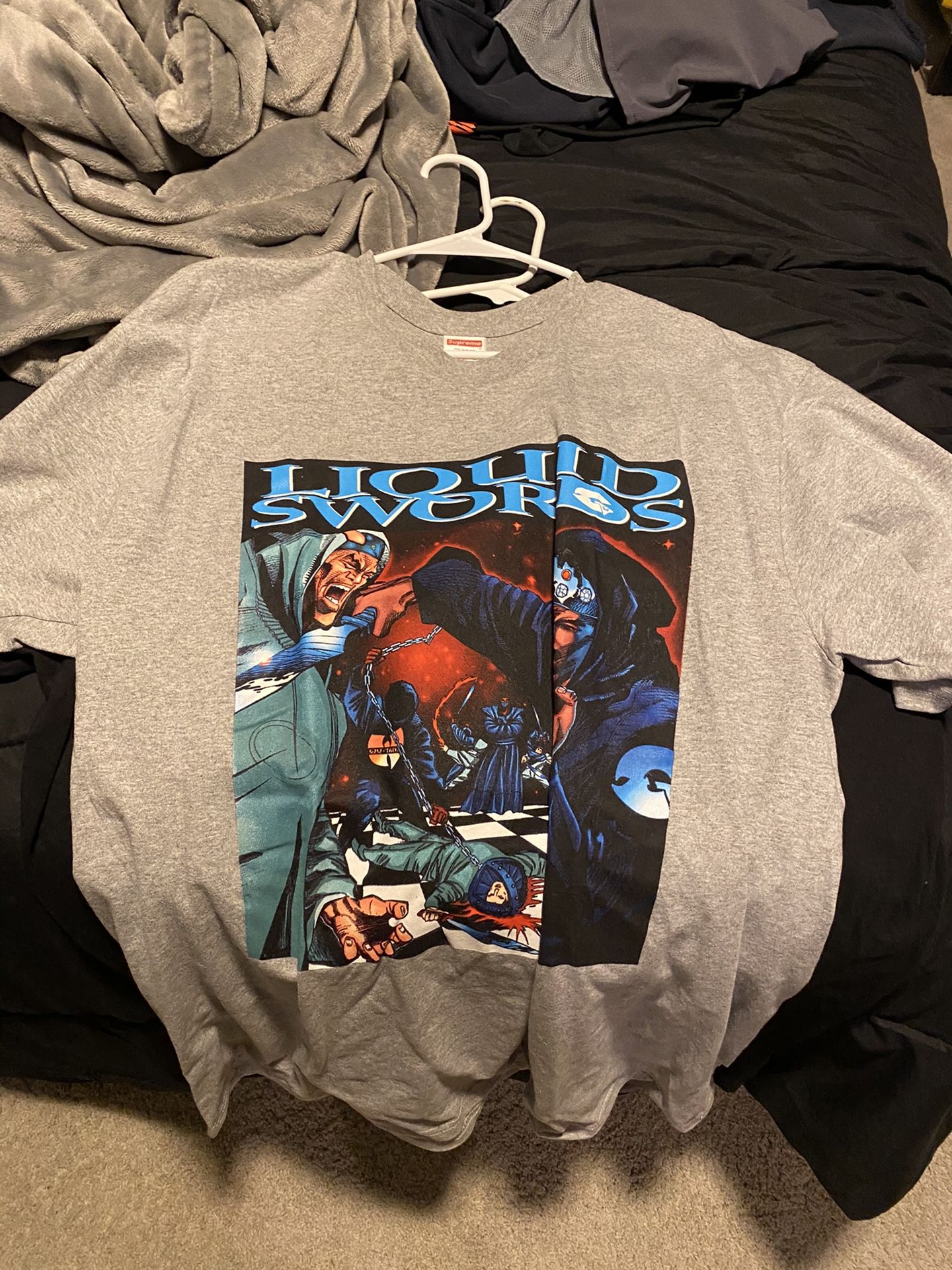 Supreme liquid swords tee size XL