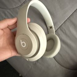 Beats Studio Pro