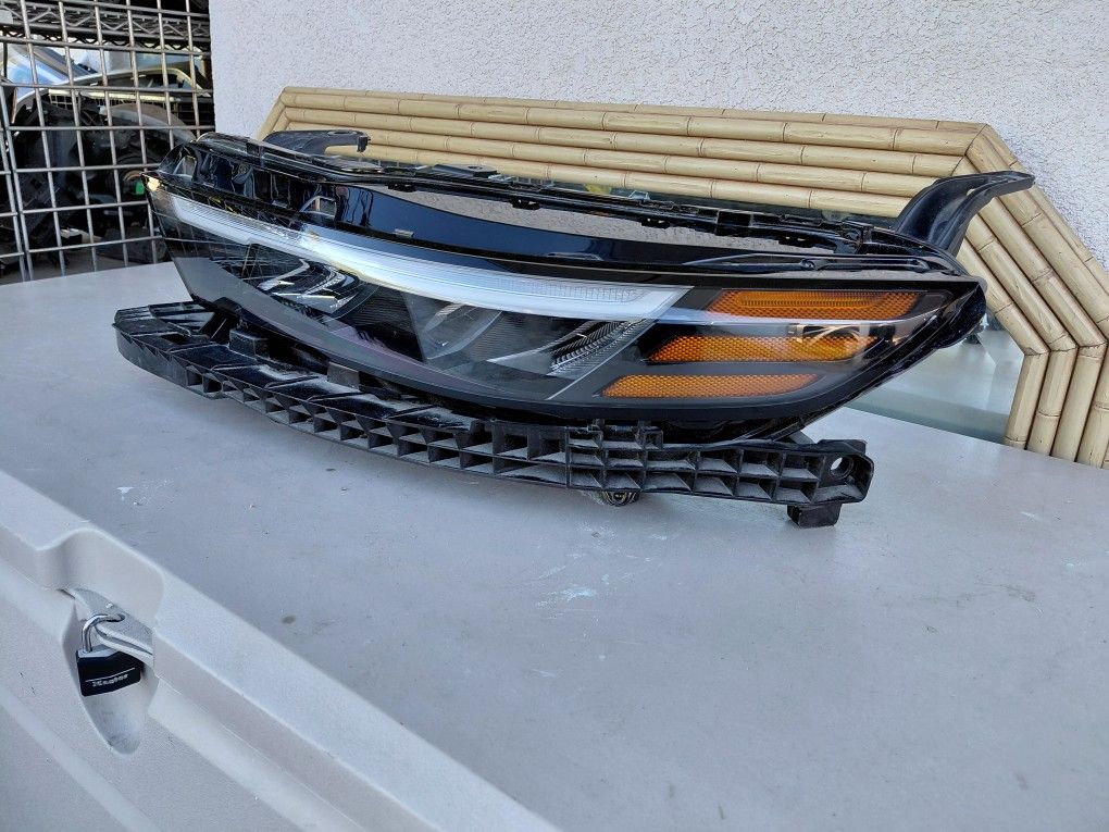 2023- 2025 HONDA ACCORD LEFT HEADLIGHT DRIVER SIDE LED GENUINE USED OEM.  DD2