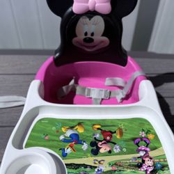 Selling a Minnie feeding chair 