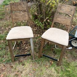 Bar Height Chairs 