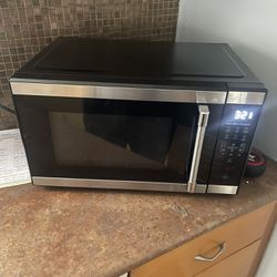 Microwave Used Like New ! $70