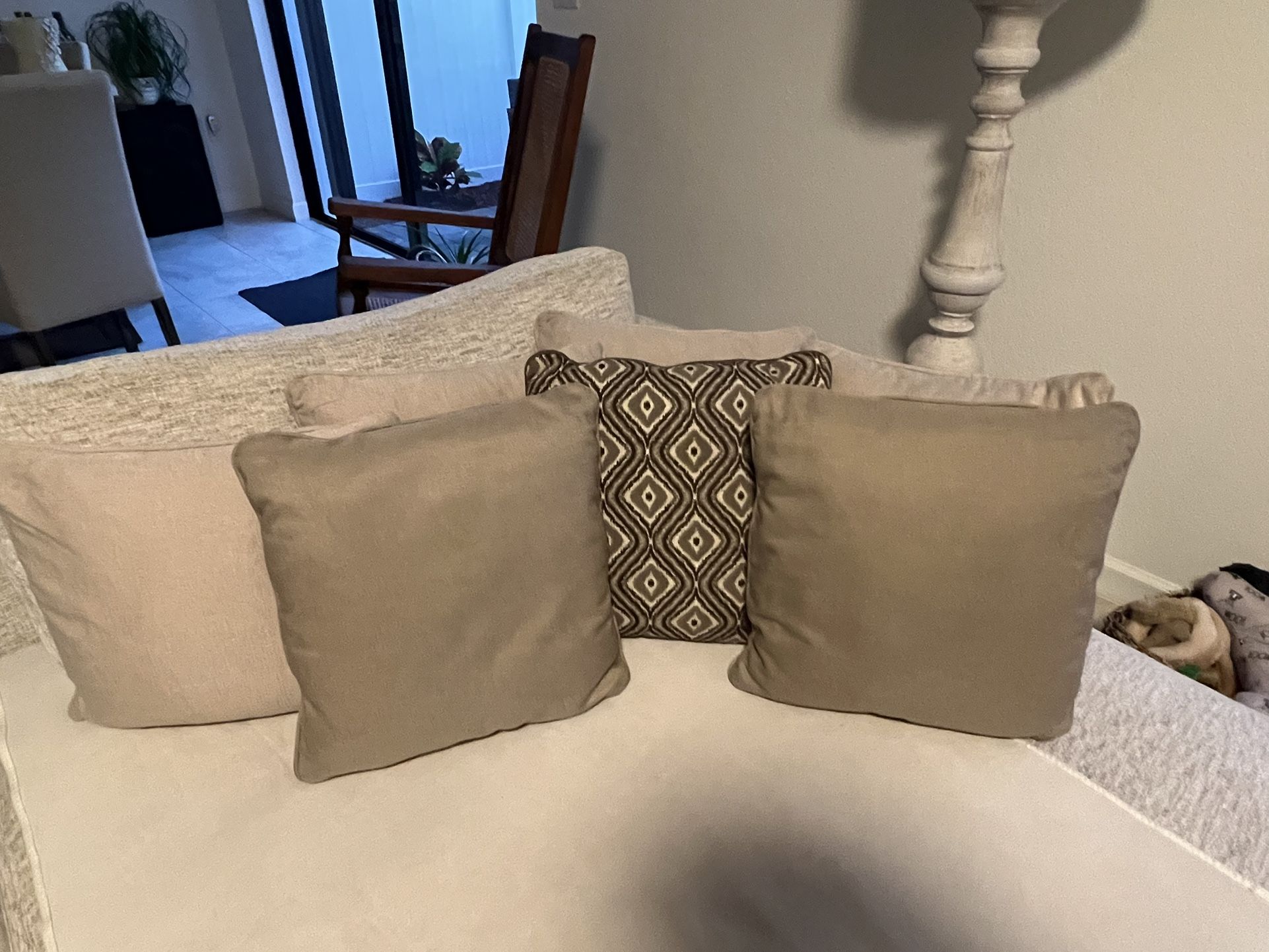 7 Sofa Pillows