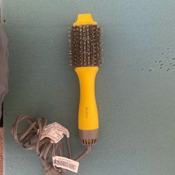 Dry Bar Hairbrush 