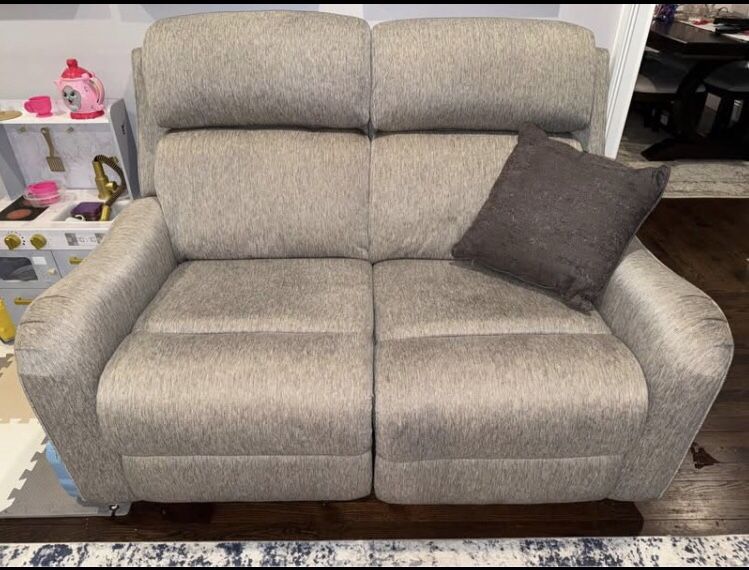 Power Loveseat
