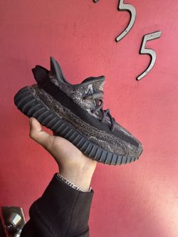Yeezy 350 “Dark Salt”