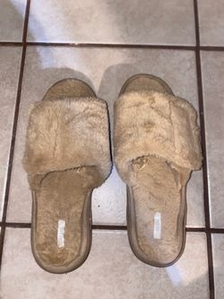 Ardene Tan Fuzzy Slide Slippers L (9/10)