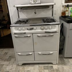 Vintage Wedgewood Stove