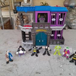 Batman's Gotham City Jail Playset w/7 Action Figures By Mattel.  L@@K!!!