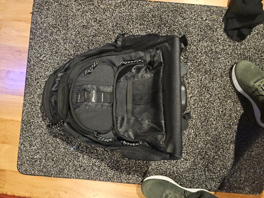 Targus Rolling Backpack, Heavy Duty & New Condition