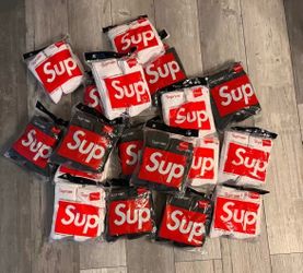 Supreme x Hanes Crew Socks 4-Pack