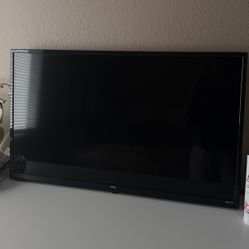 TCL 32” Roku Smart TV – Excellent Condition