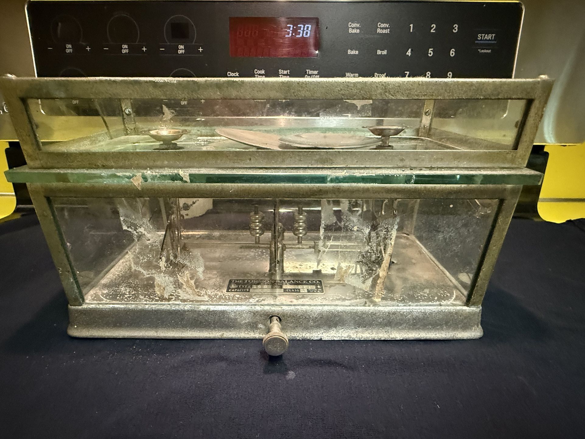 Antique Medical Balance Scale. The Torsion Balance Company Scale.