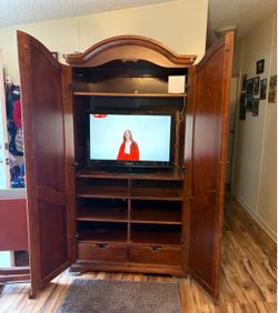 Ardmore / TV Stand