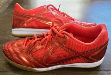 Nike Gato LV8 Light Crimson Men’s Low Top Lace-Up Athletic Sneaker Rubber Sole