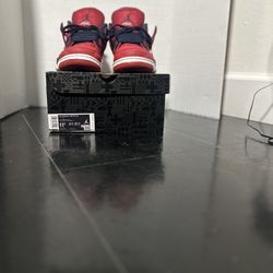 Air Jordan 4 Gym Red