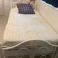 2 Twin Beds Barely Used In Really Good Condition Sold With Matress 