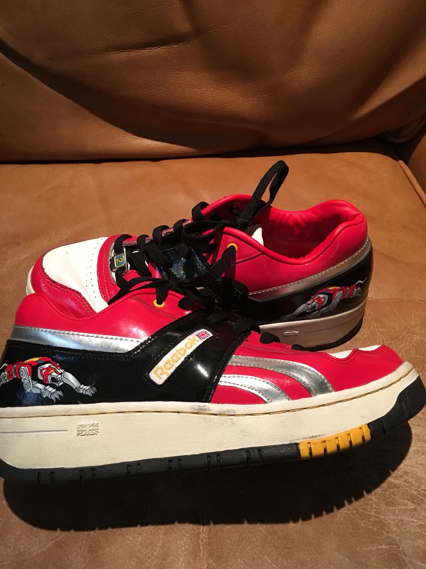 Teenager/men’s Reebok classic Voltron shoes size 7