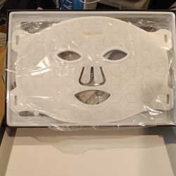 Soeumoir LED Light Therapy Face Mask — Brand New in Box 🩷 