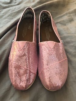 Toms Kids size 4Y used once