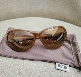 Oakley BELONG Sunglasses 05-915, Gold Iridium Lenses. Good Condition.