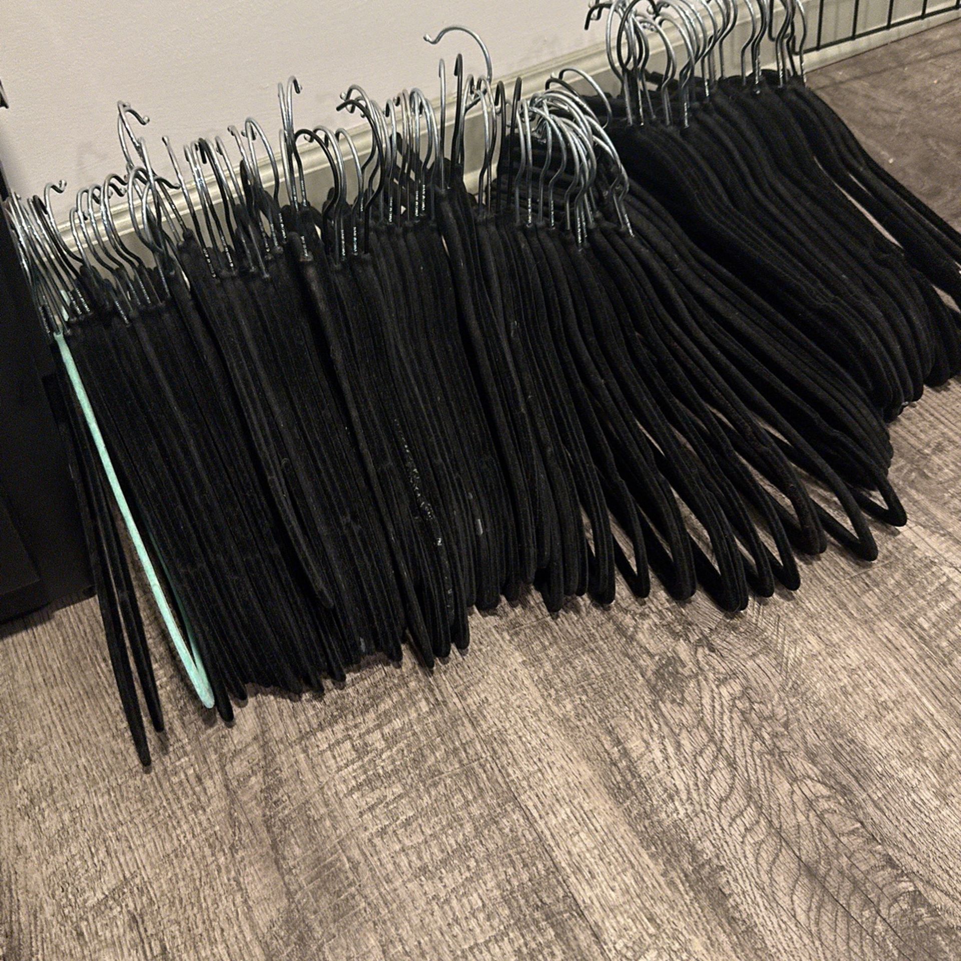 Plz Take My Ex’s Hangers
