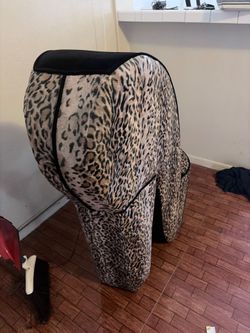 Ladies shoe couch