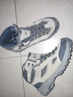 Youth free boots
