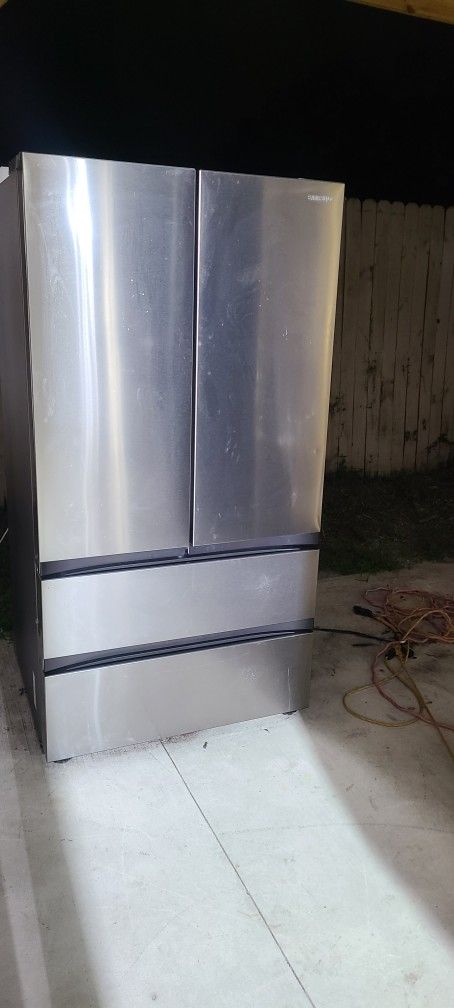 Refrigerator