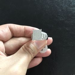 925 Sterling Silver Ring .