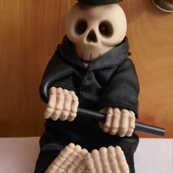 1998 Gemmy Animated Halloween Skelton Figure